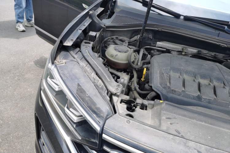 Used Volkswagen Tayron 2021 330TSI Two-Wheel Drive Luxury Smart Connectivity Version Engine Bay Right