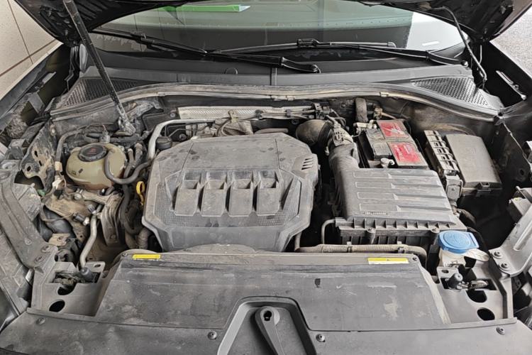 Used Volkswagen Tayron 2021 330TSI Two-Wheel-Drive 3rd Anniversary Limited Edition Engine Bay