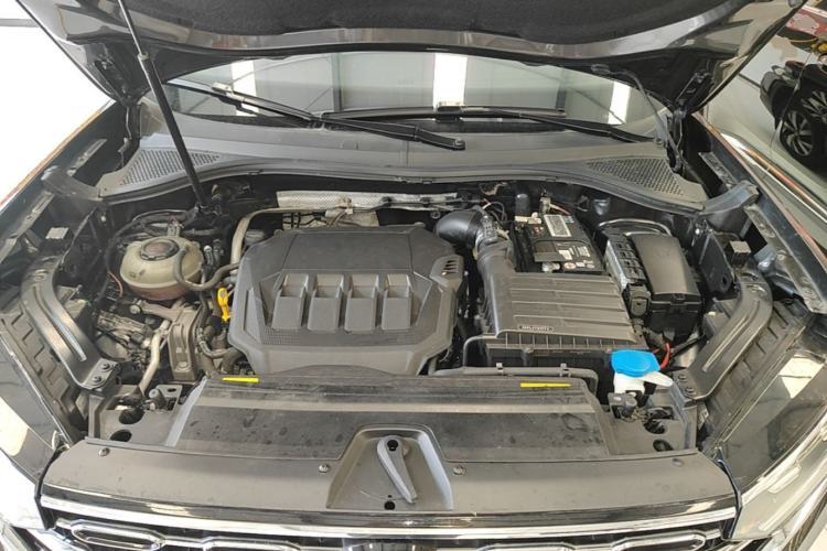 Used Volkswagen Tayron 2021 330TSI Two-Wheel-Drive 3rd Anniversary Limited Edition Engine Bay