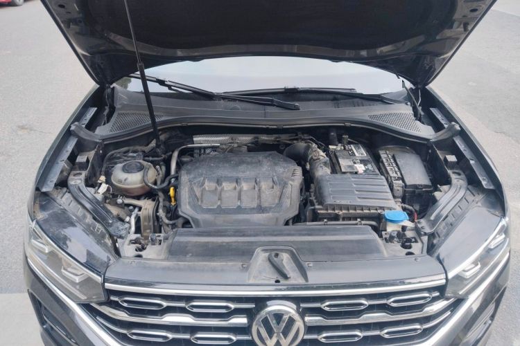 Used Volkswagen Tayron 2021 330TSI Two-Wheel-Drive 3rd Anniversary Limited Edition Engine Bay
