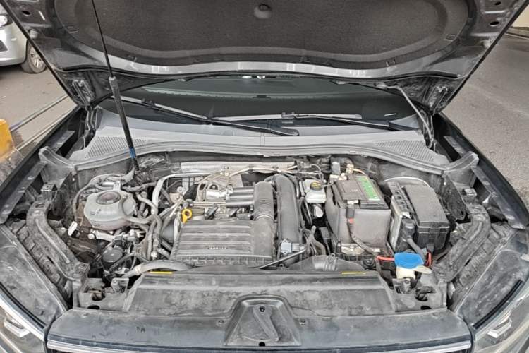 Used Volkswagen Tayron 2021 280TSI Two-Wheel Drive Luxury Smart Connectivity Version Engine Bay