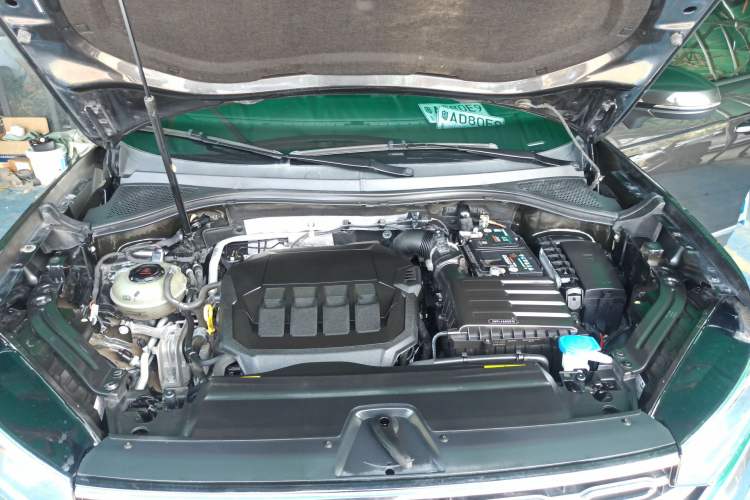 Used Volkswagen Tayron 2021 330TSI Two-Wheel-Drive 3rd Anniversary Limited Edition Engine Bay