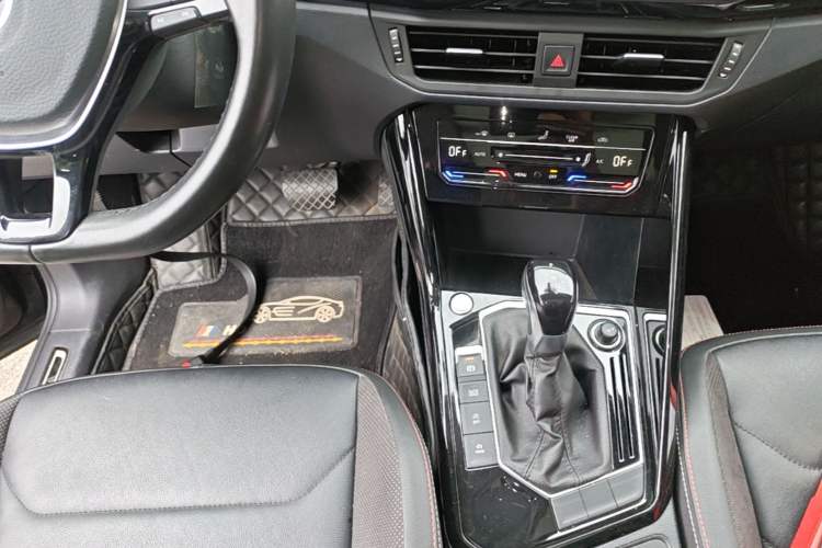 Used Volkswagen Tayron 2021 280TSI Two-Wheel Drive Luxury Smart Connectivity Version Gear Lever