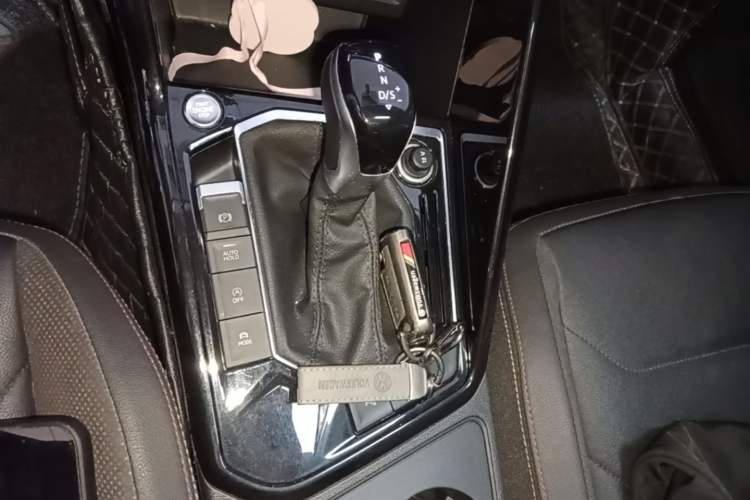 Used Volkswagen Tayron 2021 330TSI Two-Wheel Drive Luxury Smart Connectivity Version Gear Lever