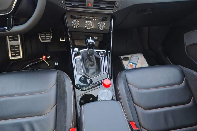 Used Volkswagen Tayron 2021 330TSI Two-Wheel Drive 30th Anniversary Edition Gear Lever