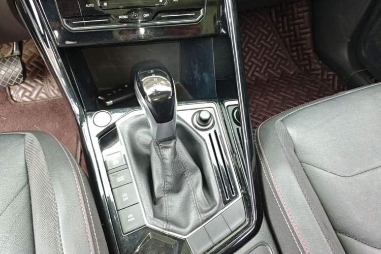 Used Volkswagen Tayron 2021 280TSI Two-Wheel Drive Luxury Smart Connectivity Version Gear Lever