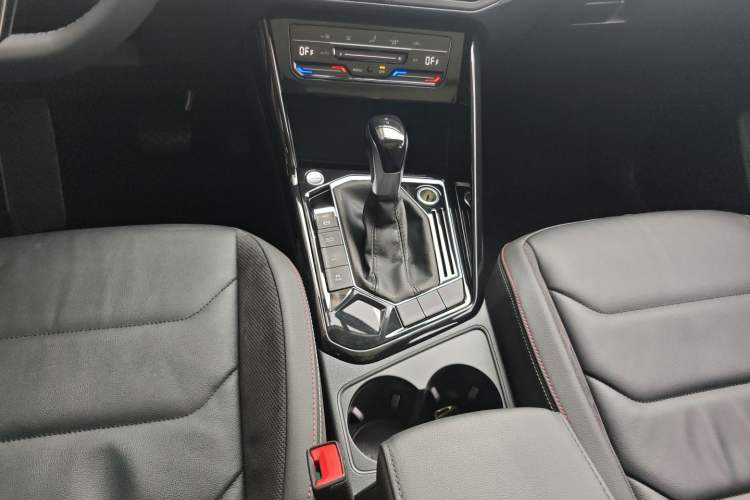 Used Volkswagen Tayron 2021 330TSI Two-Wheel Drive Luxury Smart Connectivity Version Gear Lever