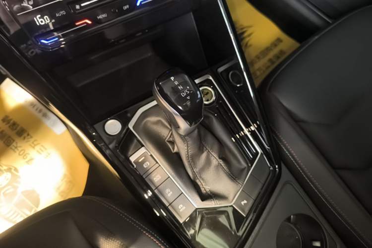 Used Volkswagen Tayron 2021 330TSI Two-Wheel Drive Luxury Connected Version Plus Gear Lever