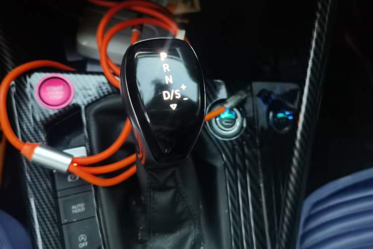 Used Volkswagen Tayron 2021 330TSI Two-Wheel Drive Luxury Smart Connectivity Version Gear Lever