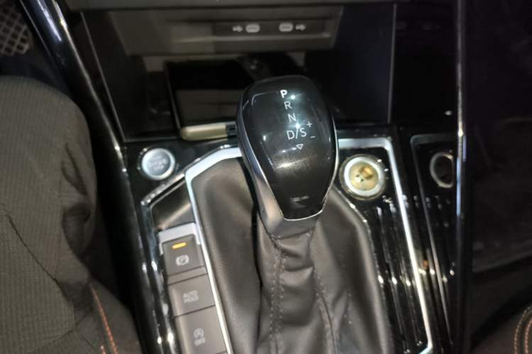 Used Volkswagen Tayron 2021 330TSI Two-Wheel Drive 30th Anniversary Edition Gear Lever