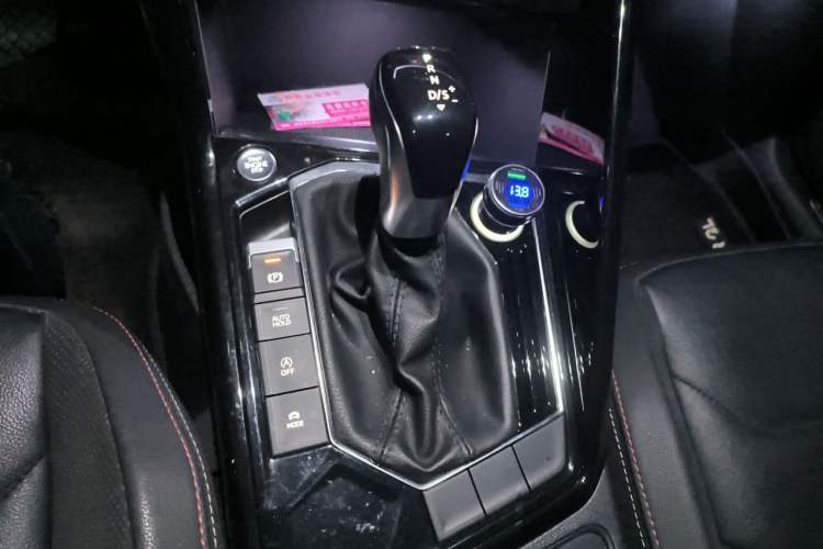 Used Volkswagen Tayron 2021 330TSI Two-Wheel Drive Luxury Smart Connectivity Version Gear Lever