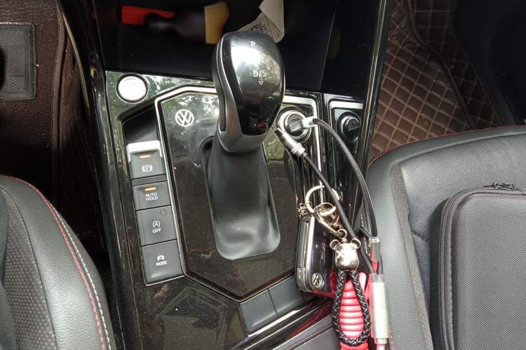Used Volkswagen Tayron 2021 330TSI Two-Wheel-Drive 3rd Anniversary Limited Edition Gear Lever