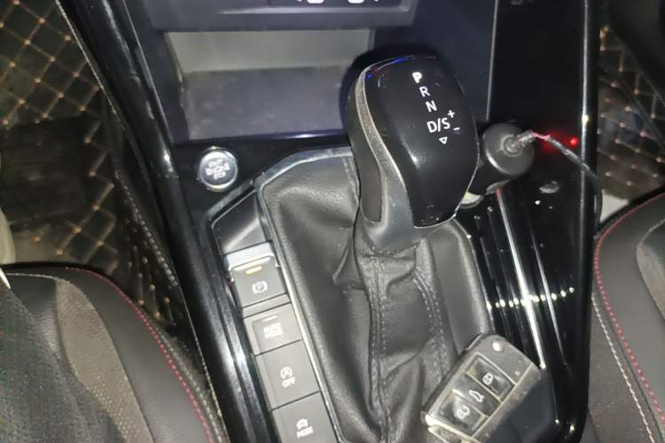 Used Volkswagen Tayron 2021 330TSI Two-Wheel Drive Luxury Smart Connectivity Version Gear Lever