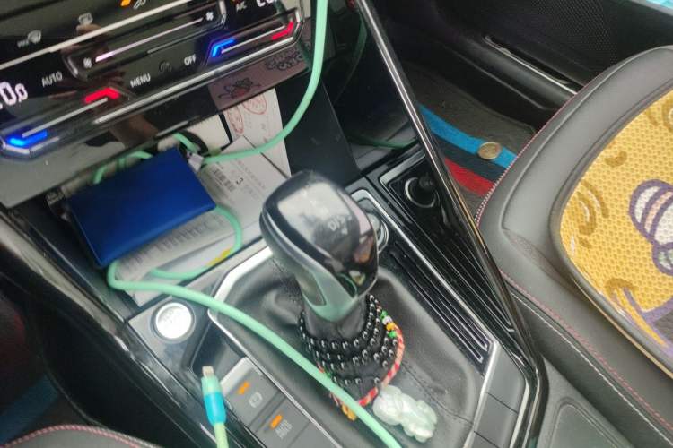 Used Volkswagen Tayron 2021 280TSI Two-Wheel Drive Luxury Smart Connectivity Version Gear Lever