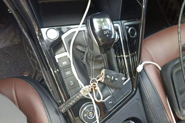Used Volkswagen Tayron 2021 380TSI All-Wheel Drive R-Line Connected Version Gear Lever