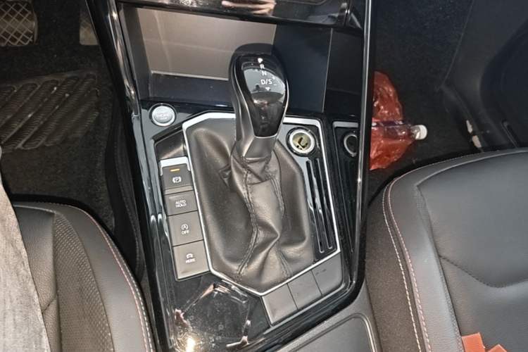 Used Volkswagen Tayron 2021 280TSI Two-Wheel Drive Luxury Smart Connectivity Version Gear Lever