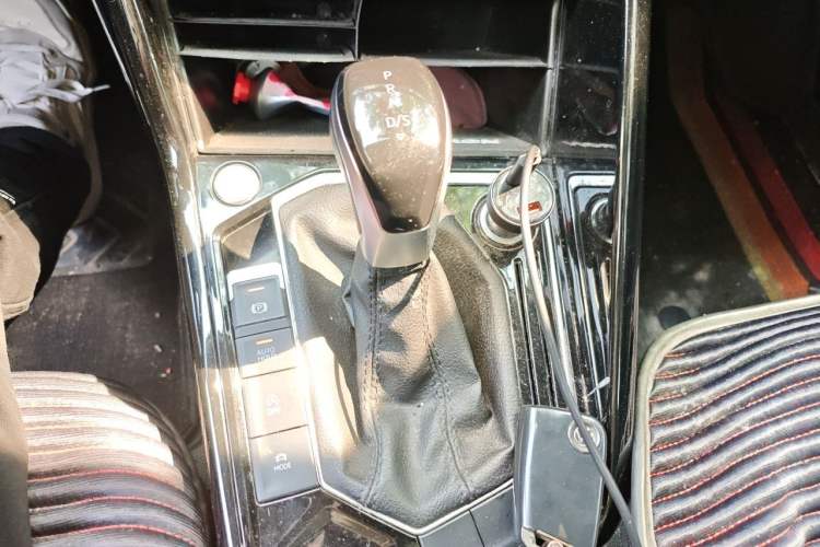 Used Volkswagen Tayron 2021 280TSI Two-Wheel Drive Luxury Smart Connectivity Version Gear Lever