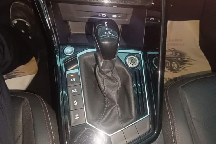 Used Volkswagen Tayron 2021 330TSI Two-Wheel Drive Luxury Smart Connectivity Version Gear Lever
