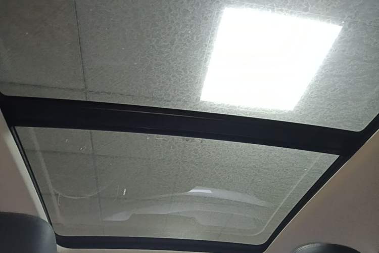 Used Volkswagen Tayron 2021 330TSI Two-Wheel Drive Luxury Smart Connectivity Version Headliner