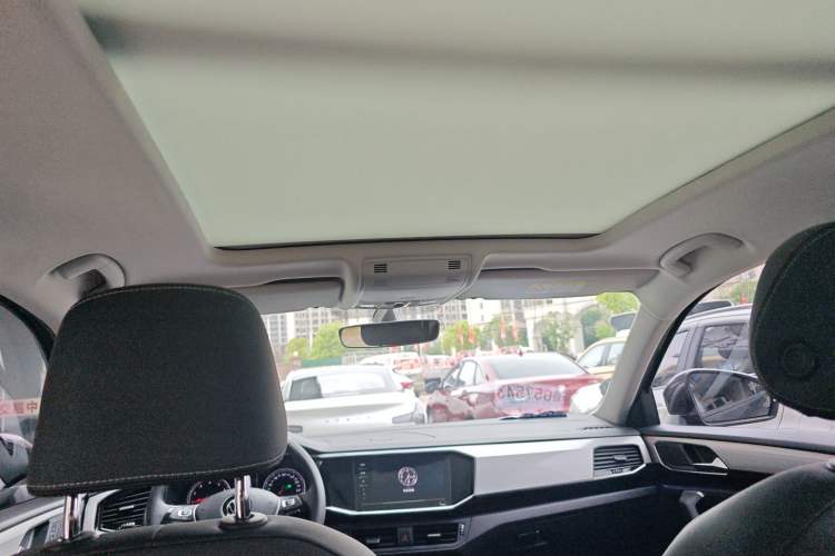 Used Volkswagen Tayron 2021 330TSI Two-Wheel Drive Luxury Smart Connectivity Version Headliner