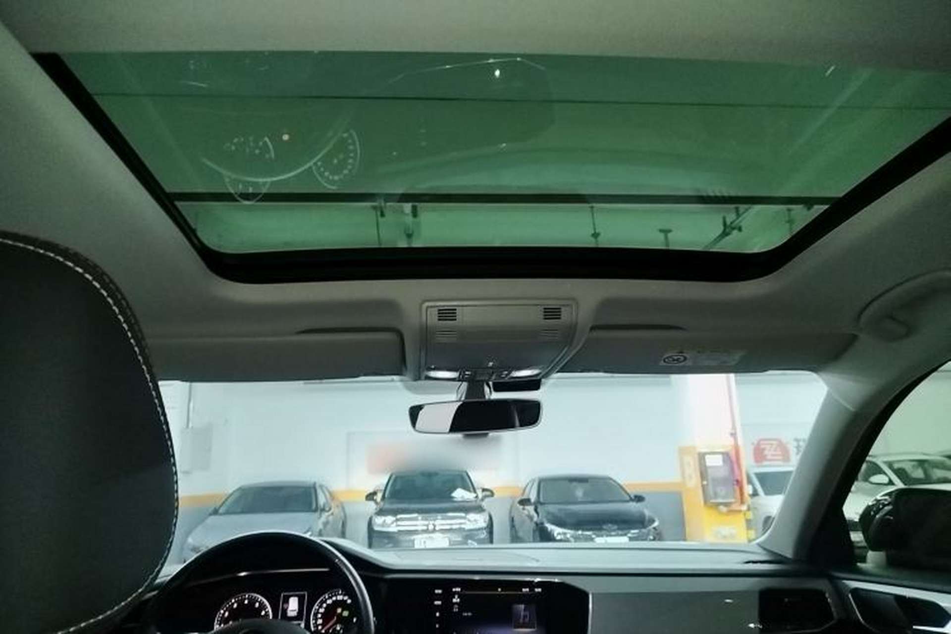 Used Volkswagen Tayron 2021 280TSI Two-Wheel Drive Luxury Smart Connectivity Version Headliner