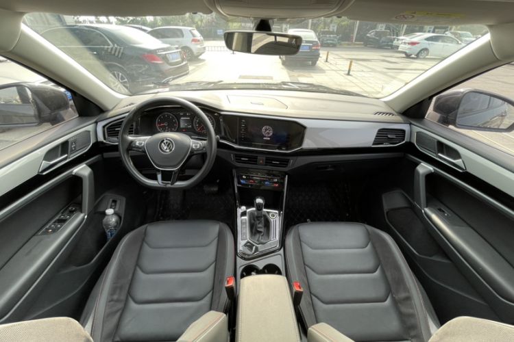 Used Volkswagen Tayron 2021 330TSI Two-Wheel Drive Luxury Smart Connectivity Version Interior 2