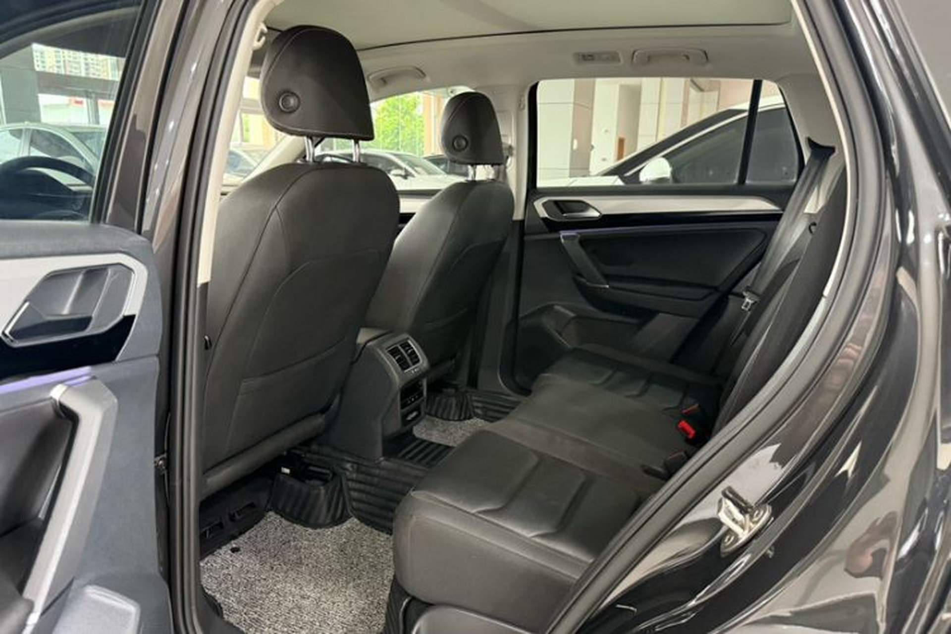 Used Volkswagen Tayron 2021 330TSI Two-Wheel Drive Luxury Connected Version Plus Interior 3