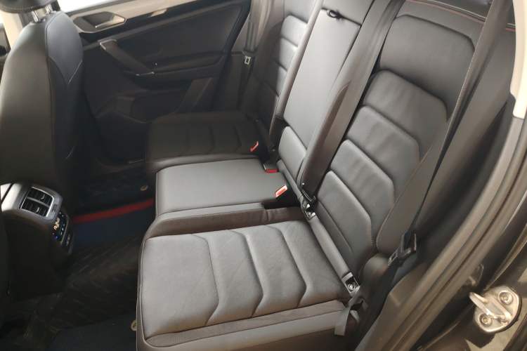 Used Volkswagen Tayron 2021 330TSI Two-Wheel Drive Luxury Smart Connectivity Version Interior 4