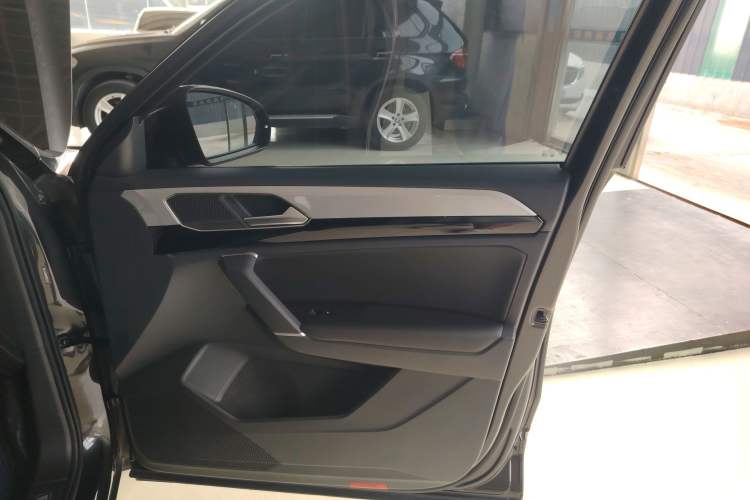 Used Volkswagen Tayron 2021 330TSI Two-Wheel Drive Luxury Smart Connectivity Version Interior 5