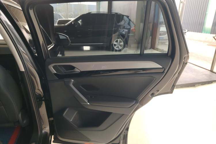 Used Volkswagen Tayron 2021 330TSI Two-Wheel Drive Luxury Smart Connectivity Version Interior 6