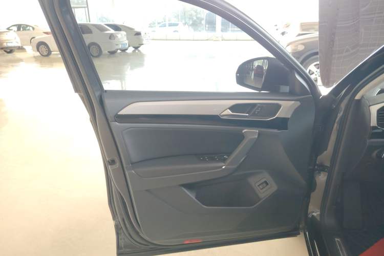 Used Volkswagen Tayron 2021 330TSI Two-Wheel Drive Luxury Smart Connectivity Version Interior 7