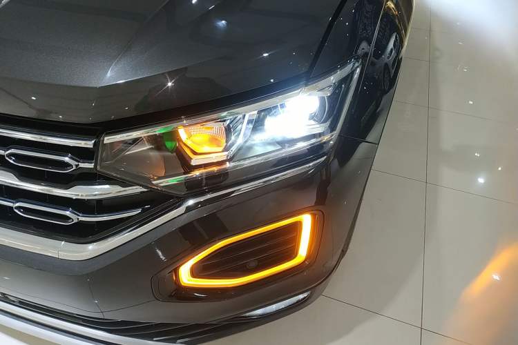 Used Volkswagen Tayron 2021 330TSI Two-Wheel-Drive 3rd Anniversary Limited Edition Left Front Headlight