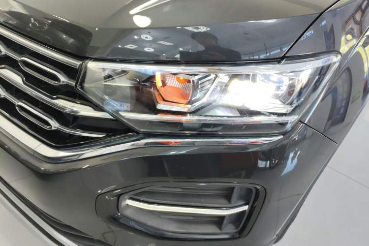 Used Volkswagen Tayron 2021 330TSI Two-Wheel Drive Luxury Smart Connectivity Version Left Front Headlight