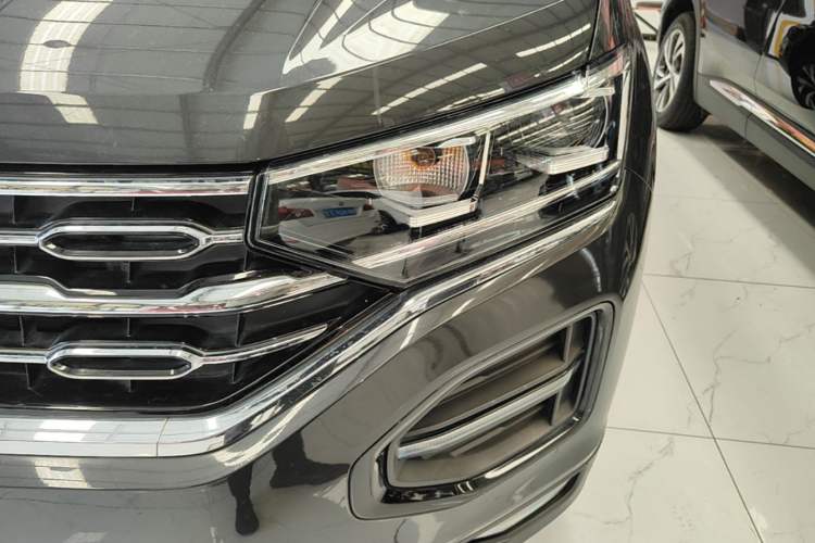 Used Volkswagen Tayron 2021 330TSI Two-Wheel-Drive 3rd Anniversary Limited Edition Left Front Headlight