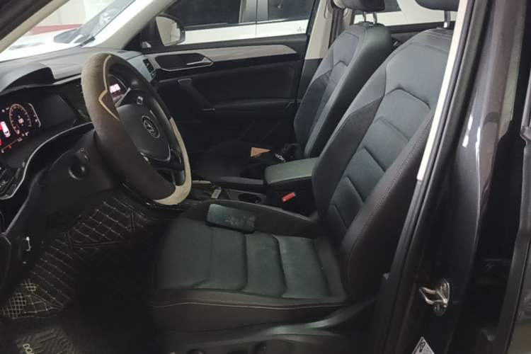 Used Volkswagen Tayron 2021 330TSI Two-Wheel Drive Luxury Smart Connectivity Version Left Front Seat