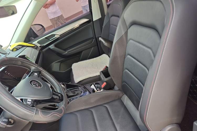 Used Volkswagen Tayron 2021 280TSI Two-Wheel Drive Luxury Smart Connectivity Version Left Front Seat