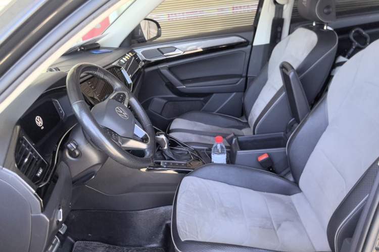 Used Volkswagen Tayron 2021 330TSI Two-Wheel-Drive 3rd Anniversary Limited Edition Plus Left Front Seat