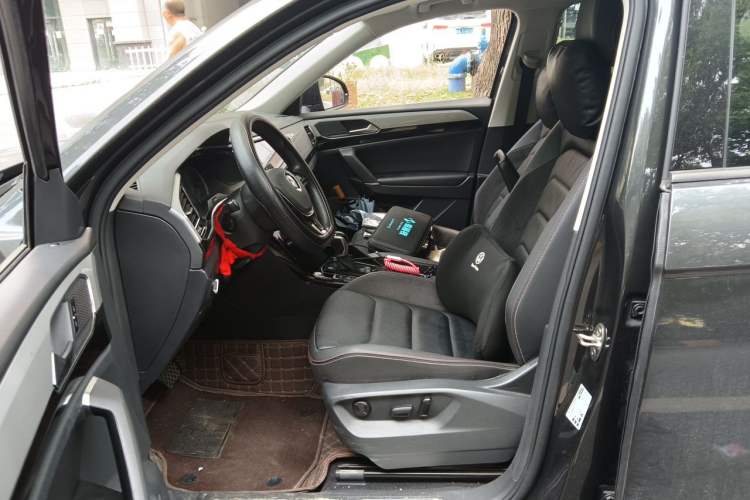 Used Volkswagen Tayron 2021 330TSI Two-Wheel-Drive 3rd Anniversary Limited Edition Left Front Seat