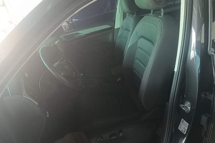 Used Volkswagen Tayron 2021 330TSI Two-Wheel Drive Luxury Smart Connectivity Version Left Front Seat