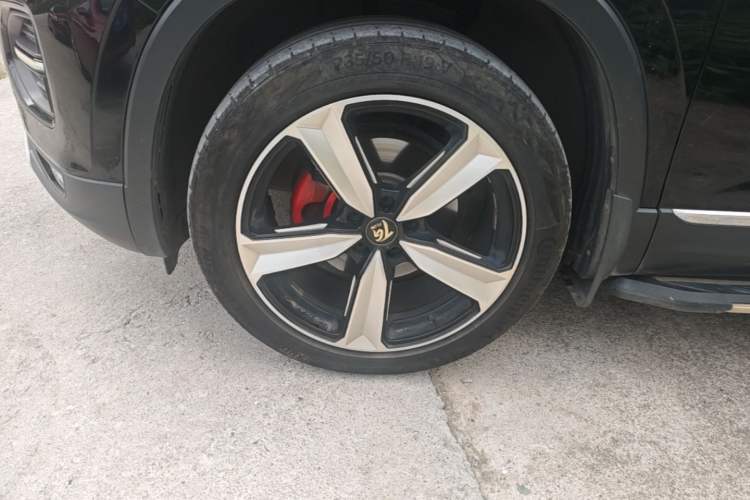 Used Volkswagen Tayron 2021 330TSI Two-Wheel Drive Luxury Smart Connectivity Version Left Front Wheel Hub
