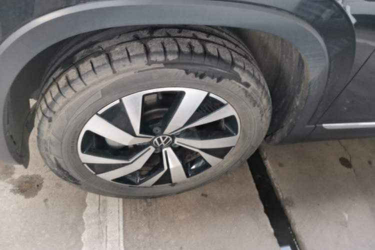 Used Volkswagen Tayron 2021 330TSI Two-Wheel Drive Luxury Smart Connectivity Version Left Front Wheel Hub
