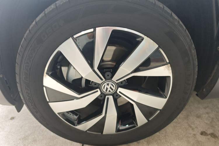 Used Volkswagen Tayron 2021 330TSI Two-Wheel Drive Luxury Smart Connectivity Version Left Front Wheel Hub