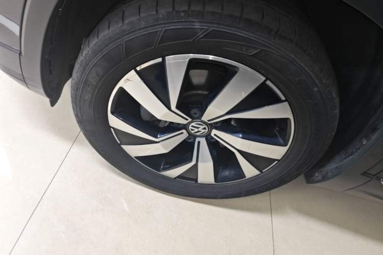 Used Volkswagen Tayron 2021 330TSI Two-Wheel Drive 30th Anniversary Edition Left Front Wheel Hub