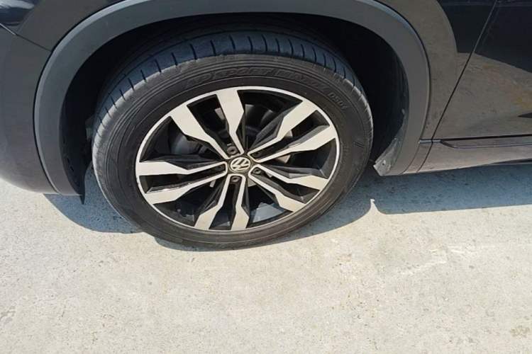 Used Volkswagen Tayron 2021 380TSI All-Wheel Drive R-Line Connected Version Left Front Wheel Hub