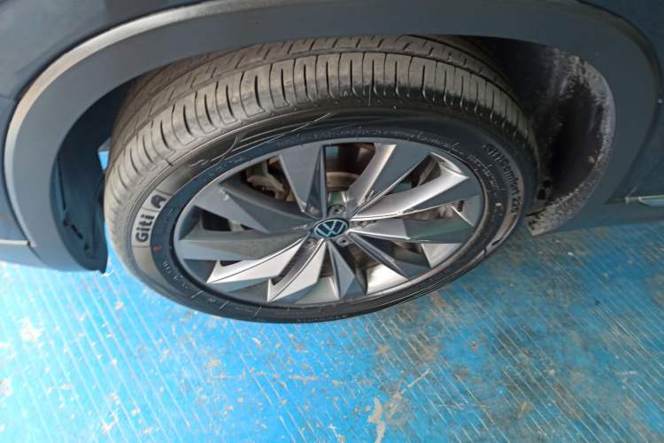 Used Volkswagen Tayron 2021 330TSI Two-Wheel-Drive 3rd Anniversary Limited Edition Left Front Wheel Hub
