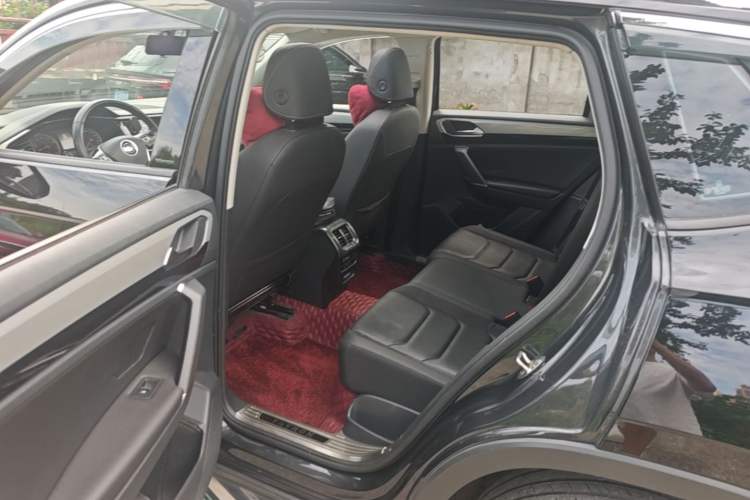 Used Volkswagen Tayron 2021 330TSI Two-Wheel Drive Luxury Smart Connectivity Version Left Rear Seat