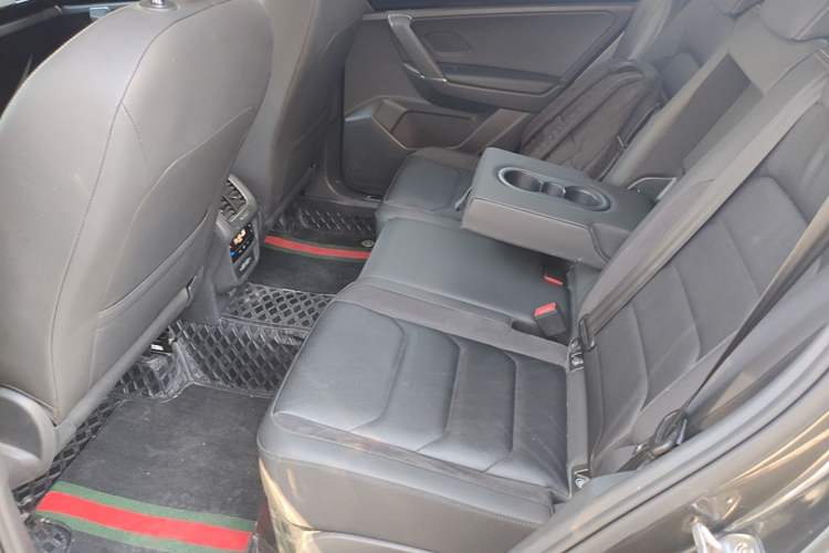 Used Volkswagen Tayron 2021 330TSI Two-Wheel-Drive 3rd Anniversary Limited Edition Left Rear Seat