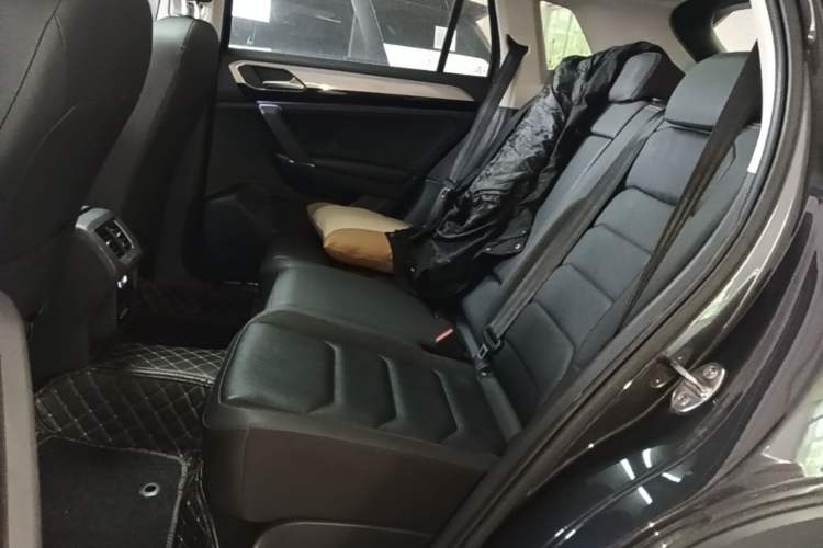 Used Volkswagen Tayron 2021 330TSI Two-Wheel Drive Luxury Smart Connectivity Version Left Rear Seat