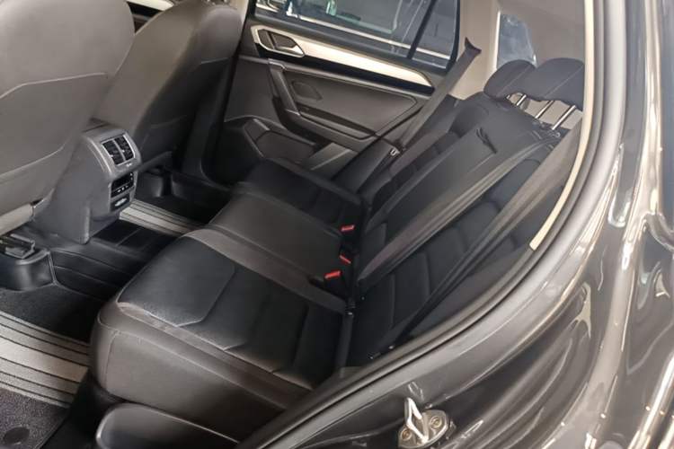 Used Volkswagen Tayron 2021 330TSI Two-Wheel Drive Luxury Smart Connectivity Version Left Rear Seat