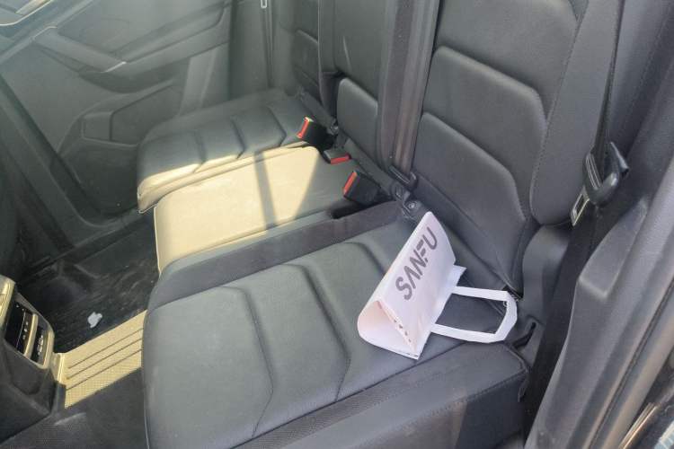 Used Volkswagen Tayron 2021 280TSI Two-Wheel Drive Luxury Smart Connectivity Version Left Rear Seat